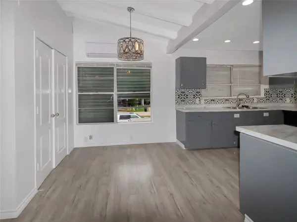 176 Barracuda ST #A, Bayou Vista, TX 77563