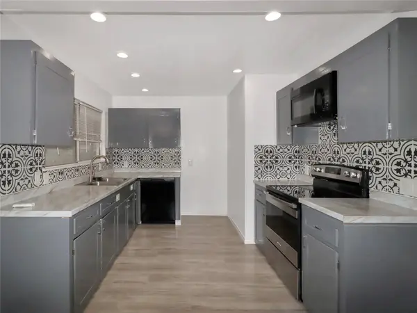 176 Barracuda ST #A, Bayou Vista, TX 77563
