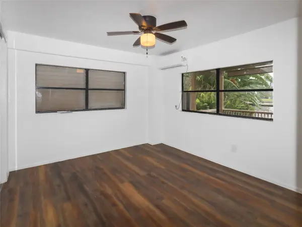 176 Barracuda ST #B, Bayou Vista, TX 77563