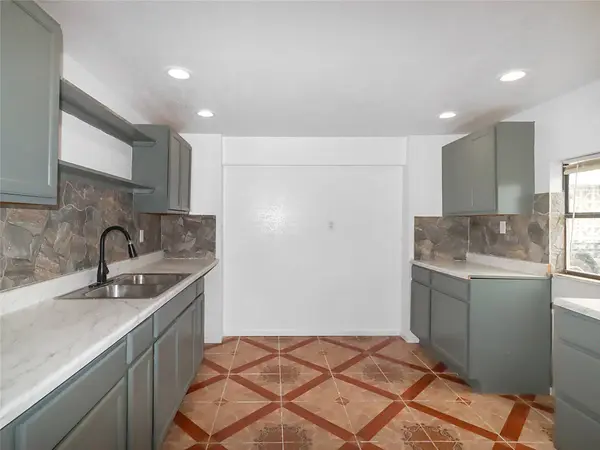 176 Barracuda ST #B, Bayou Vista, TX 77563