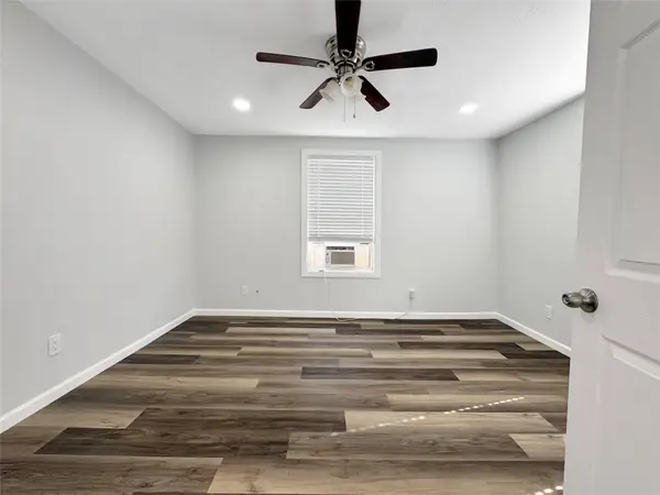 1919 Avenue O #D, Galveston, TX 77550