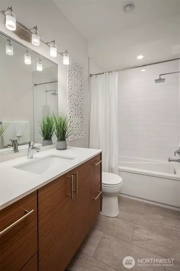 1002 5th AVE N, Seattle, WA 98109