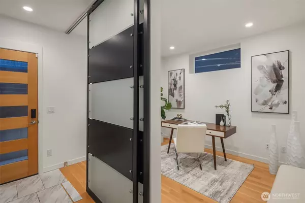 1002 5th AVE N, Seattle, WA 98109