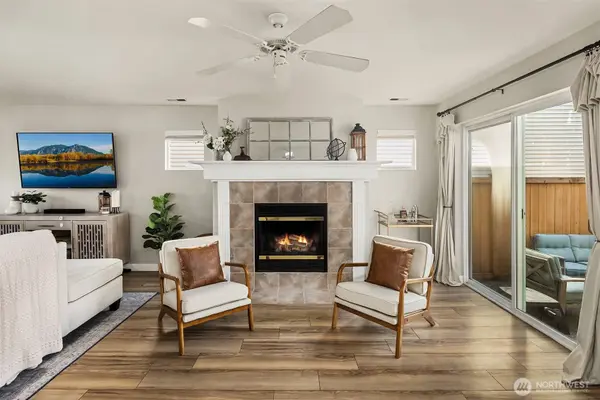 36907 SE Braeburn ST, Snoqualmie, WA 98065