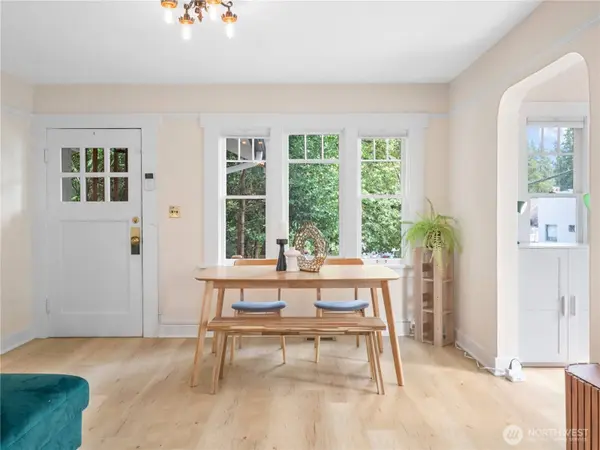 9701 Roosevelt WAY NE, Seattle, WA 98115