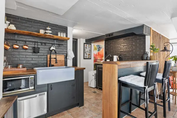 6 Dale Ave, Cherry Hill, NJ 08002-3301