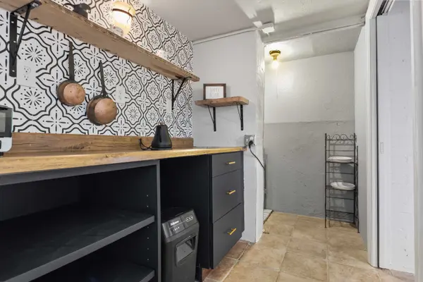 6 Dale Ave, Cherry Hill, NJ 08002-3301