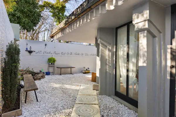 6 Dale Ave, Cherry Hill, NJ 08002-3301