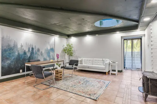 6 Dale Ave, Cherry Hill, NJ 08002-3301