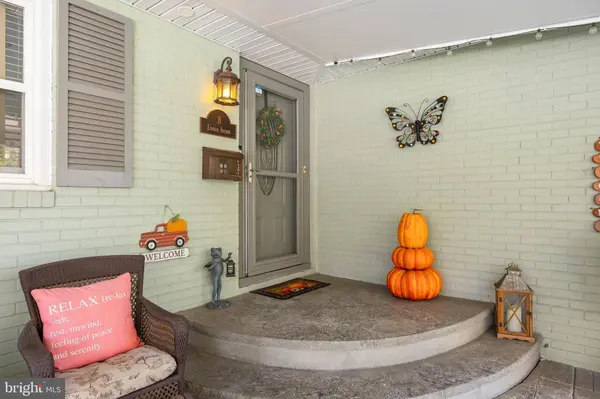 8 LINDEN AVE, Riverton, NJ 08077