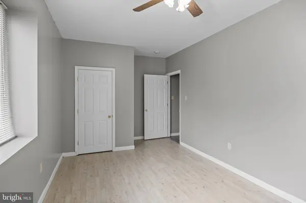 7 E MILL RD, Maple Shade, NJ 08052