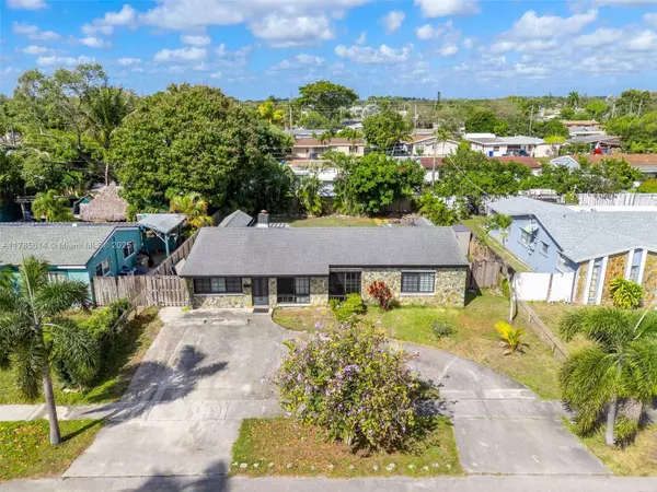 6961 Scott St, Hollywood, FL 33024