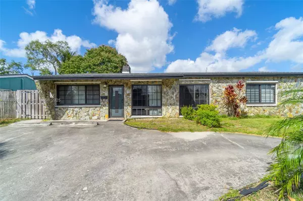 6961 Scott St, Hollywood, FL 33024