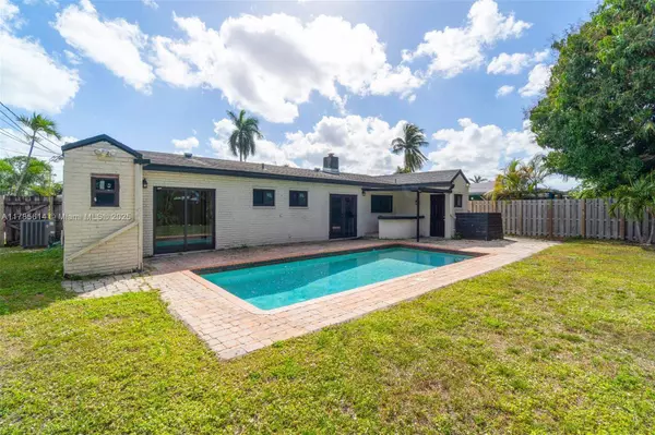 6961 Scott St, Hollywood, FL 33024