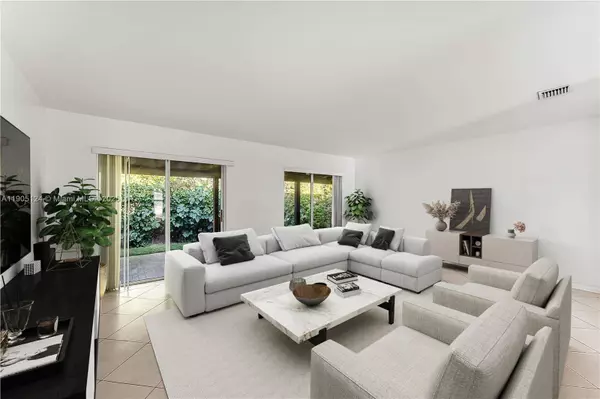 7230 SW 131st Ave, Miami, FL 33183