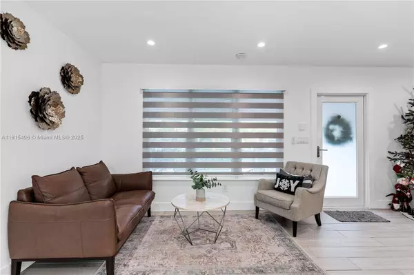 6860 SW 37th St, Miami, FL 33155