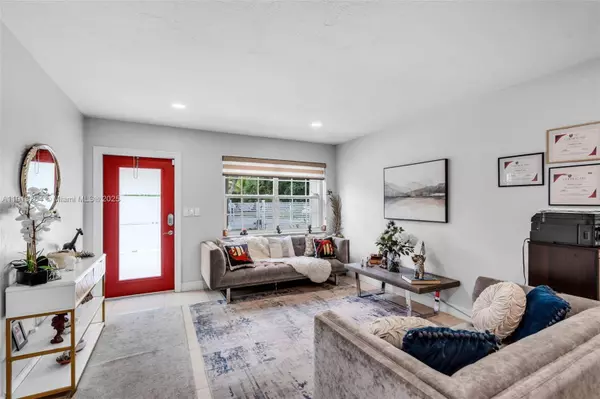 302 NW 100th St, Miami, FL 33150