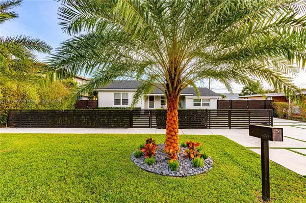 6860 SW 37th St, Miami, FL 33155