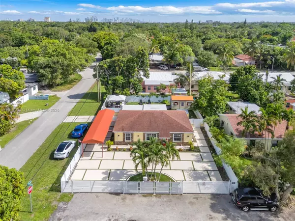 302 NW 100th St, Miami, FL 33150