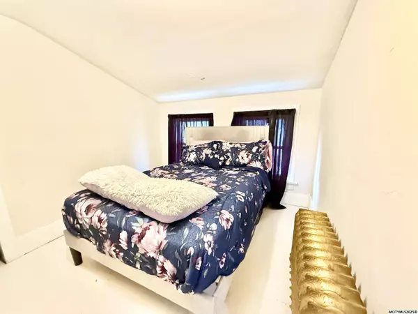 1420 S PENNSYLVANIA AVE, Mason City, IA 50401