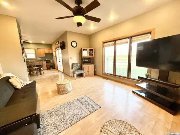 14742 Hickory Ave, Clear Lake, IA 50428