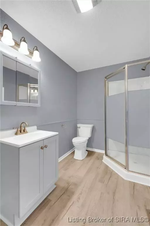 511 Mockingbird DR, Jeffersonville, IN 47130