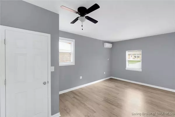 511 Mockingbird DR, Jeffersonville, IN 47130