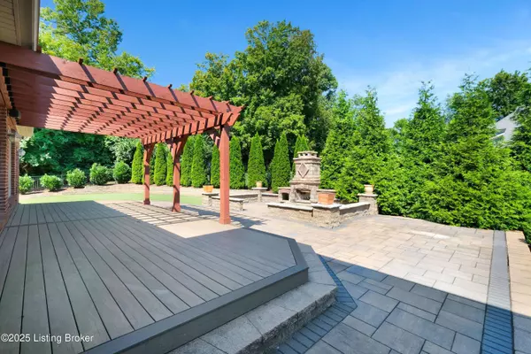 7005 Quarry Dr, Crestwood, KY 40014