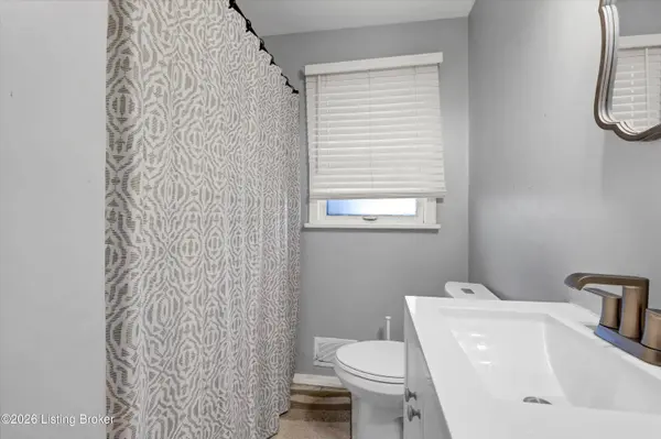 2415 Sunshine WAY, Louisville, KY 40216