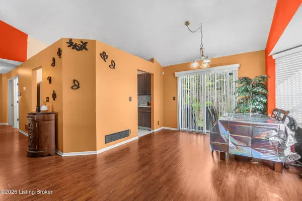 6617 Brook Bend WAY, Louisville, KY 40229