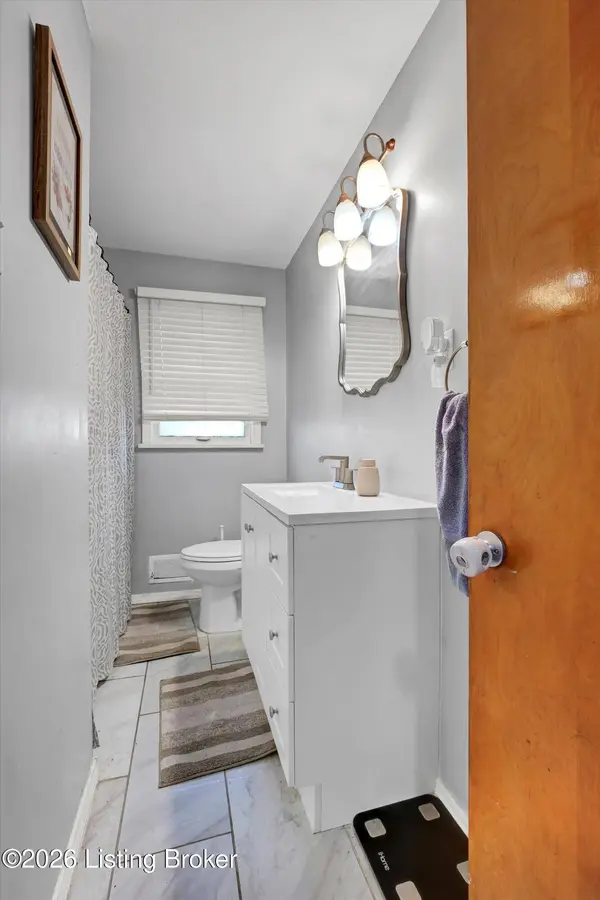 2415 Sunshine WAY, Louisville, KY 40216