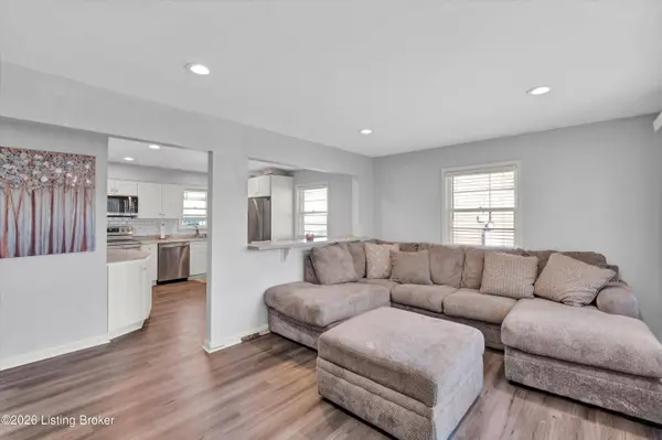 2415 Sunshine WAY, Louisville, KY 40216