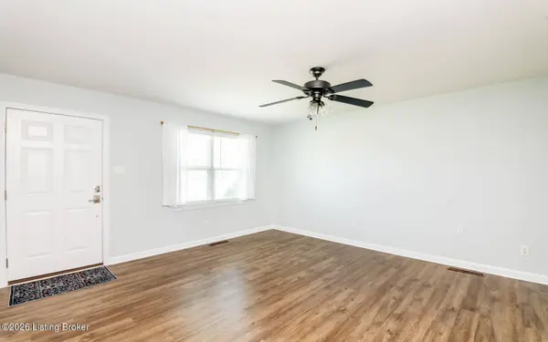 3002 Redbud Ln, Louisville, KY 40220