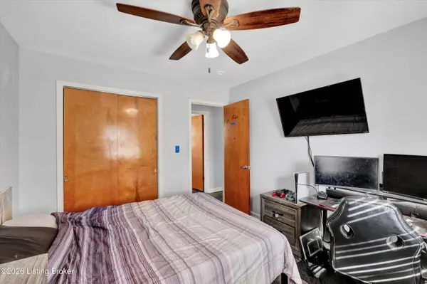 2415 Sunshine WAY, Louisville, KY 40216