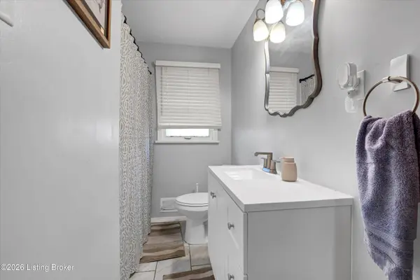 2415 Sunshine WAY, Louisville, KY 40216