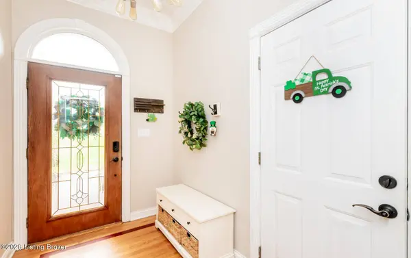 129 Running Creek Cir, Shepherdsville, KY 40165