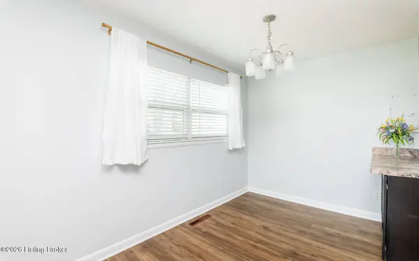 3002 Redbud Ln, Louisville, KY 40220