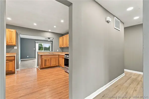 1833 E Park PL, Jeffersonville, IN 47130