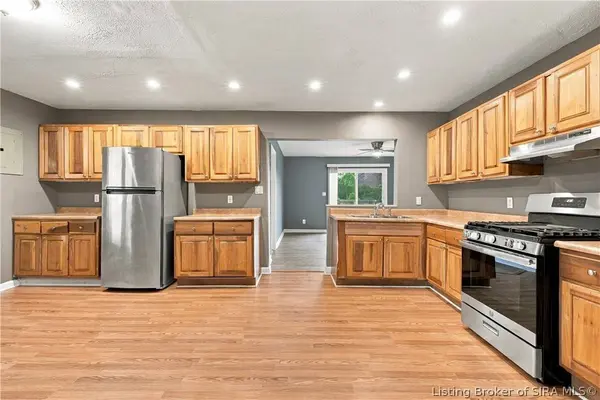 1833 E Park PL, Jeffersonville, IN 47130