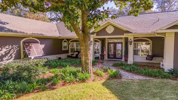 44 Highpoint Dr, Gulf Breeze, FL 32561