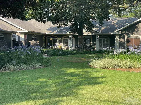 44 Highpoint Dr, Gulf Breeze, FL 32561