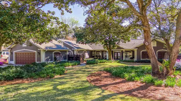 44 Highpoint Dr, Gulf Breeze, FL 32561