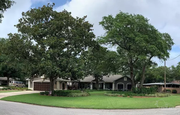 44 Highpoint Dr, Gulf Breeze, FL 32561