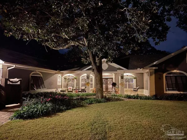 44 Highpoint Dr, Gulf Breeze, FL 32561