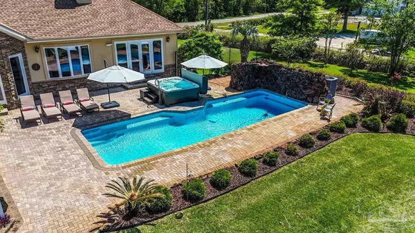 1047 San Sebastian Cir, Pensacola, FL 32506