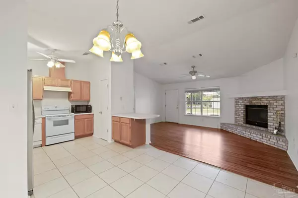 5362 Barbarosa Rd, Gulf Breeze, FL 32563