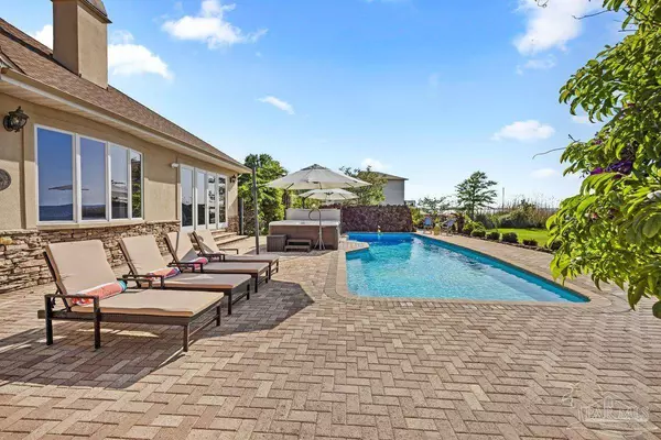 1047 San Sebastian Cir, Pensacola, FL 32506