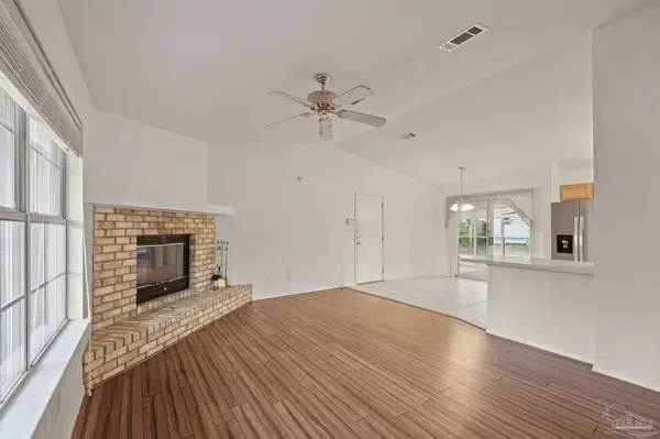 5362 Barbarosa Rd, Gulf Breeze, FL 32563