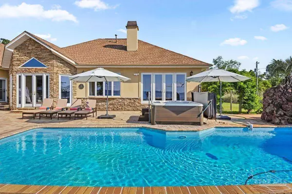 1047 San Sebastian Cir, Pensacola, FL 32506