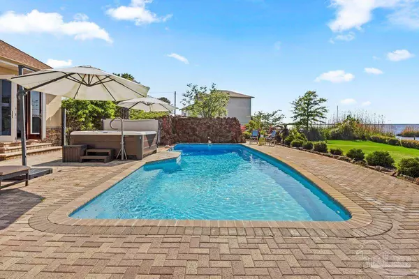 1047 San Sebastian Cir, Pensacola, FL 32506